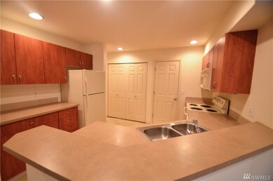 20800 72nd Ave W unit 204, Edmonds, WA 98026 - photo 3