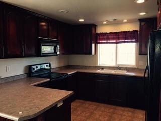 7816 Fallbrook Ln, White City, OR 97503 - photo 2