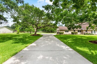 408 S Clear Creek Dr, Friendswood, TX 77546 - photo 4