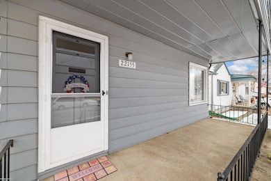 22155 Schroeder Ave, Eastpointe, MI 48021 - photo 4