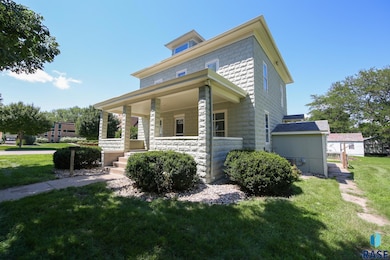 201 E Adams Ave, Luverne, MN 56156 - photo 2