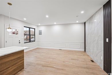 16843 118th Rd, Jamaica, NY 11434 - photo 4