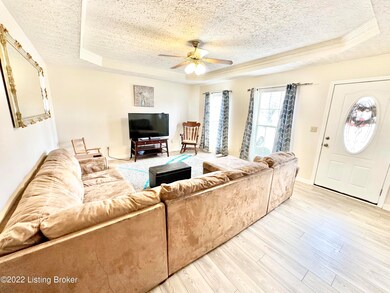 340 Jasper Ln, Mount Washington, KY 40047 - photo 4