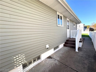 439 W 45th St, Shadyside, OH 43947 - photo 7