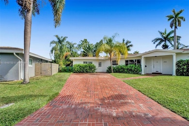 2106 NE 16th Ave, Wilton Manors, FL 33305 - photo 3