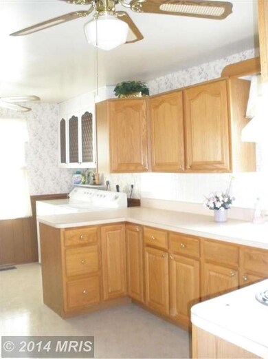 9506 Gunview Rd, Nottingham, MD 21236 - photo 3