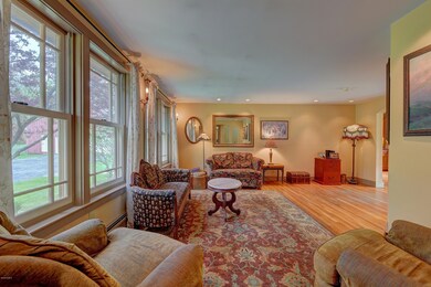6-Living Room