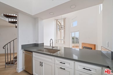 Venice Renaissance unit 321, Venice, CA 90291 - photo 7