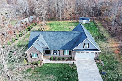 2124 Layton Ln, Newton, NC 28658 - photo 5