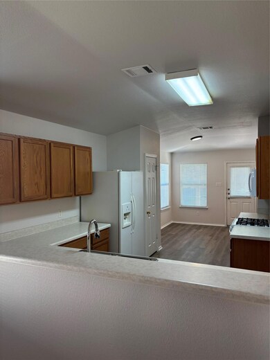 127 Salado Dr, Kyle, TX 78640 - photo 4