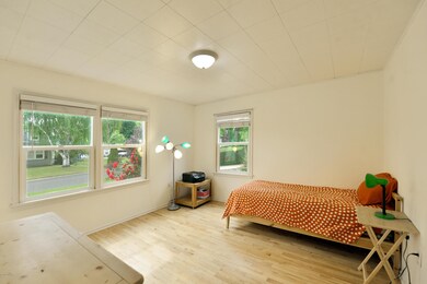 5 Bedroom 1