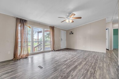 2821 Brazos River Dr, Granbury, TX 76048 - photo 5