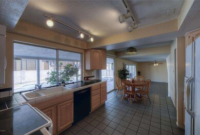 004_Kitchen to Family Room
