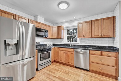 3037 Southern Elm Ct, Fairfax, VA 22031 - photo 3