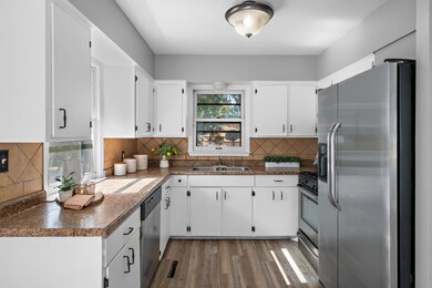 5037 Thomas Ave N, Minneapolis, MN 55430 - photo 6