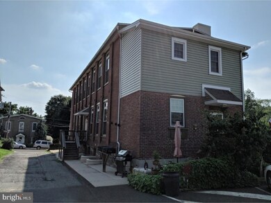 815 W Chestnut St unit F, Perkasie, PA 18944 - photo 2