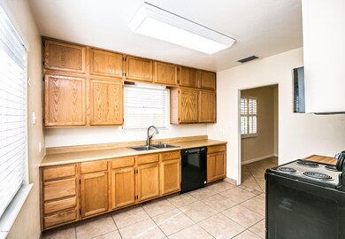 1007 E Citrus Way-10