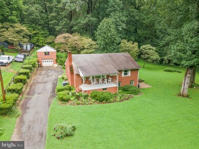 5129 Summit Dr, Fairfax, VA 22030 - photo 4