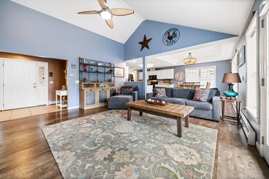 40 Magnolia Dr, Goffstown, NH 03045 - photo 5