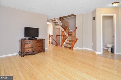 12526 Coral Grove Place, Germantown, MD 20874 - photo 4