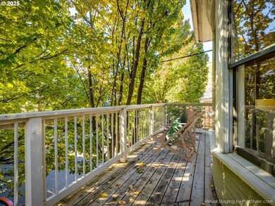 2137 NW Everett St unit B, Portland, OR 97210 - photo 3