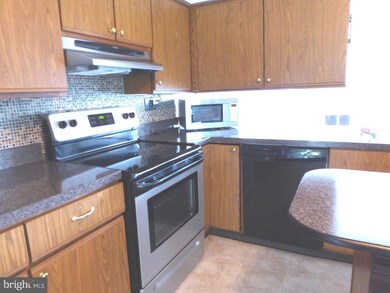 213 Allem Ln unit 213, Perkasie, PA 18944 - photo 6