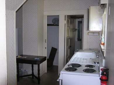 123 Agassiz St, Bethlehem, NH 03574 - photo 2