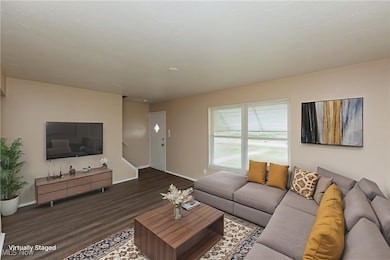 755 E 266th St, Euclid, OH 44132 - photo 2