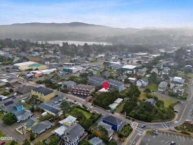 1230 NW 15th St, Lincoln City, OR 97367 - photo 3