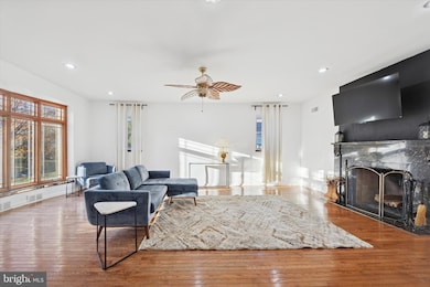 7033 Sherwood Rd, Philadelphia, PA 19151 - photo 4