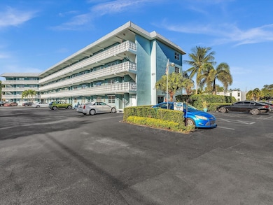 801 NE 18th Ct unit 103, Fort Lauderdale, FL 33305 - photo 2