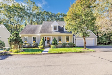 26 Bunker Hill Cir, Shelton, CT 06484 - photo 2