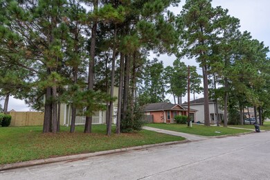 16754 Fallen Timbers Dr, Conroe, TX 77385 - photo 2