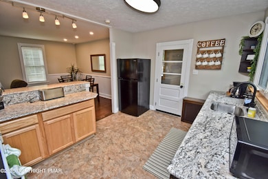 210 John St, Pocono Pines, PA 18350 - photo 7