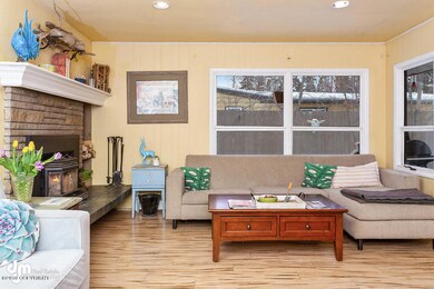 Living Room 7114-SMALL