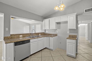 213 Duanesburg St, Horizon City, TX 79928 - photo 6