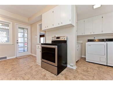 Kitchen & Laundry Area