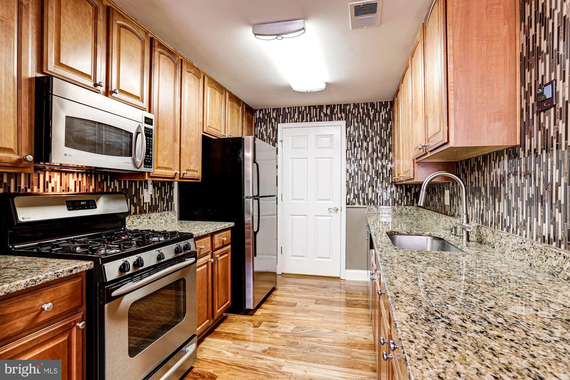 8928 Milford Haven Ct unit 28B, Lorton, VA 22079 - photo 4