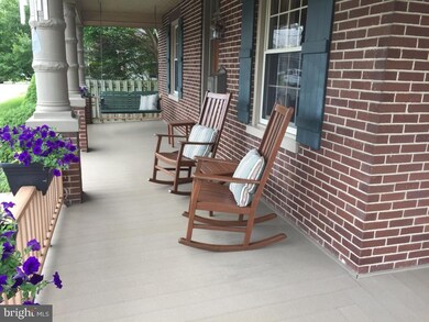 147 W Broad St, New Holland, PA 17557 - photo 5