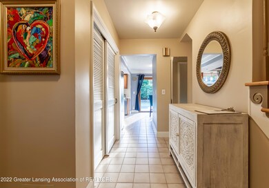 1415 Maycroft Rd, Lansing, MI 48917 - photo 5