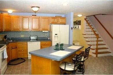 70 Bridle Cross Rd, Fitchburg, MA 01420 - photo 2