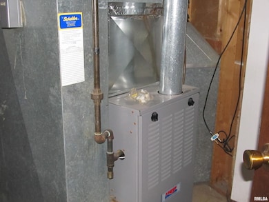 3766 Eastwood Ct, Bettendorf, IL 52722 - photo 6