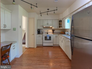 31 Gardenia Dr, Mount Laurel, NJ 08054 - photo 4