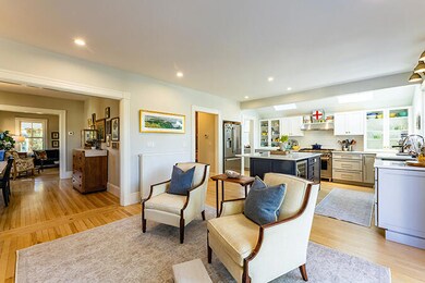 Family/Kitcjhen/Dining