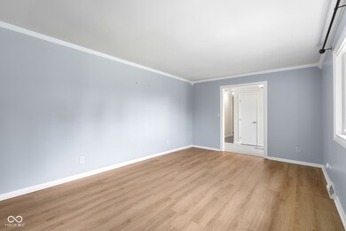 4730 Woodcrest Dr, Columbus, IN 47203 - photo 7