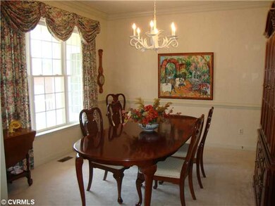Dining Room - Great for entertaining!