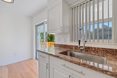 302 N B St - 15