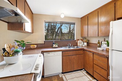 410 Veralene Way SW, Everett, WA 98203 - photo 6