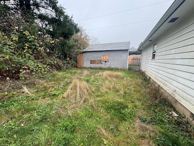 8923 SE Clinton St, Portland, OR 97266 - photo 5