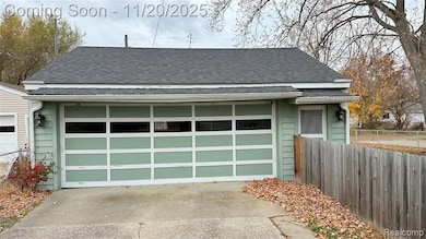 1425 18th St, Port Huron, MI 48060 - photo 2